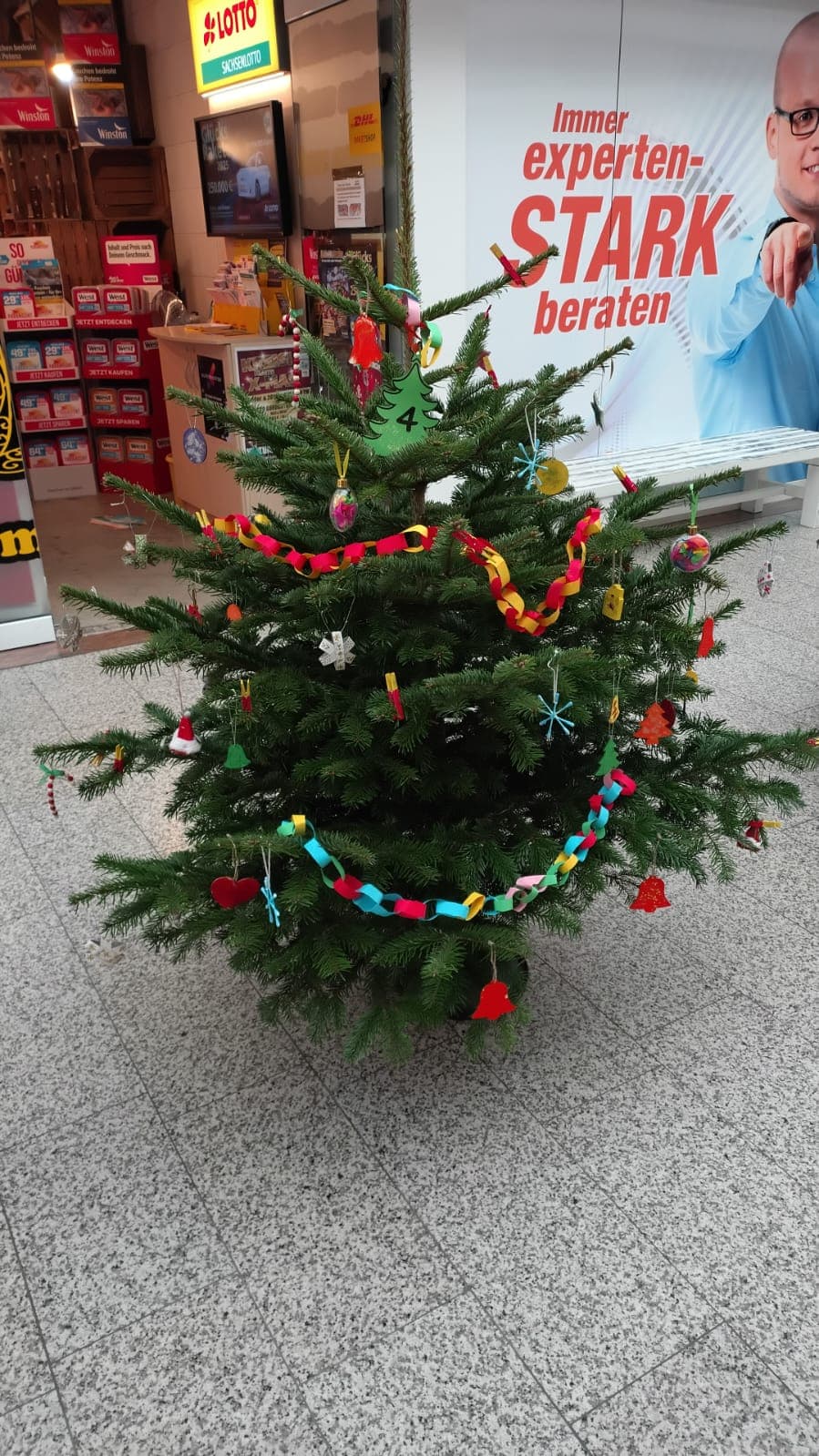 Baumschmück-Aktion Dezember 2025 – Foto 4