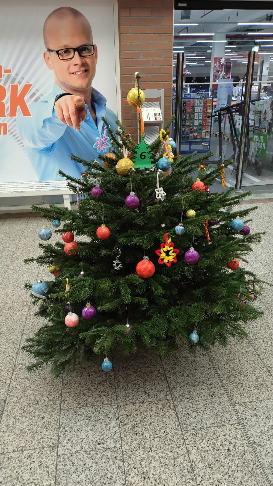 Baumschmück-Aktion Dezember 2025 – Foto 6