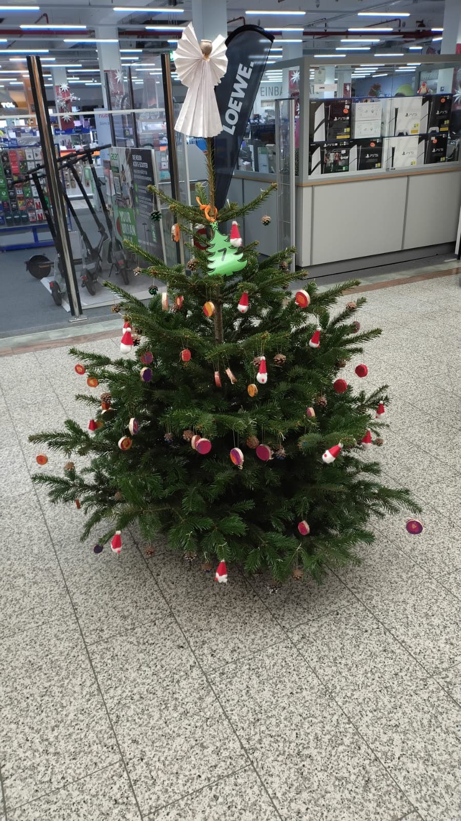 Baumschmück-Aktion Dezember 2025 – Foto 7
