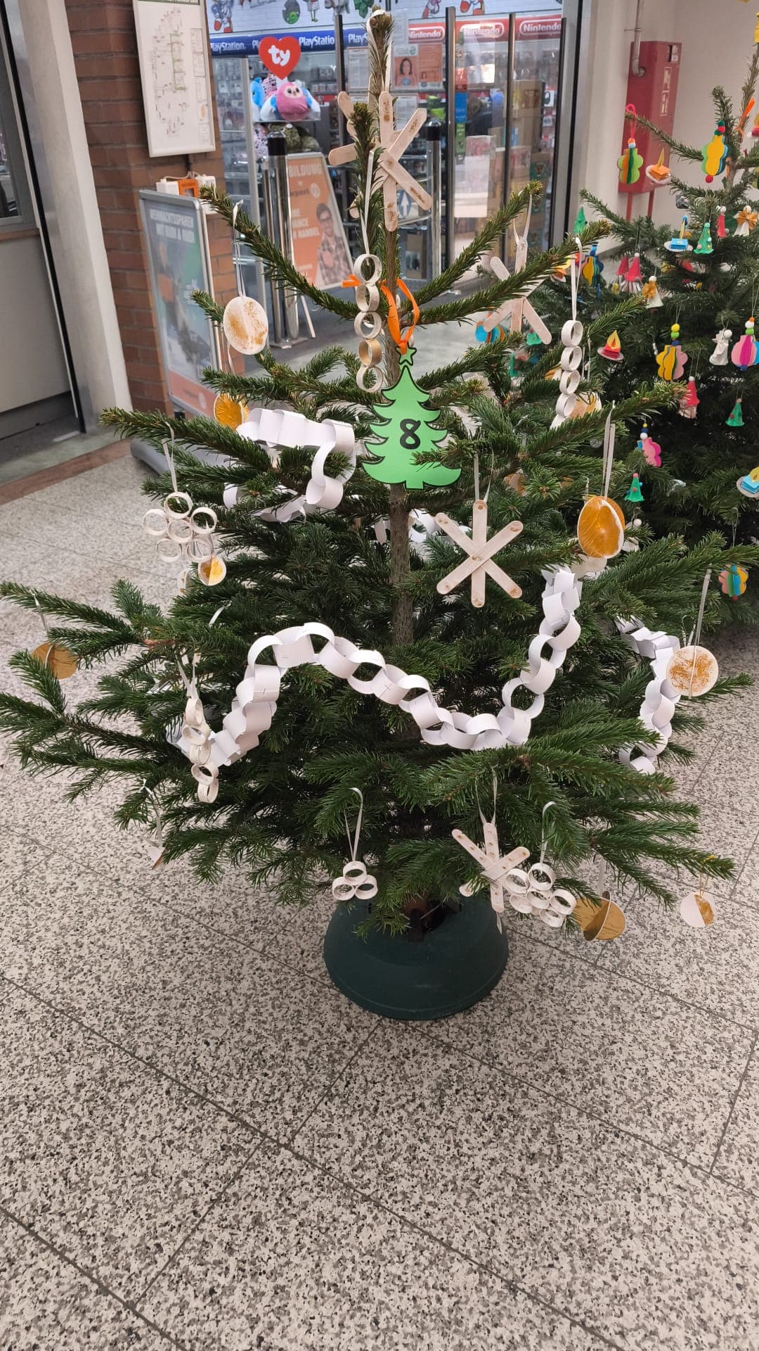 Baumschmück-Aktion Dezember 2025 – Foto 8